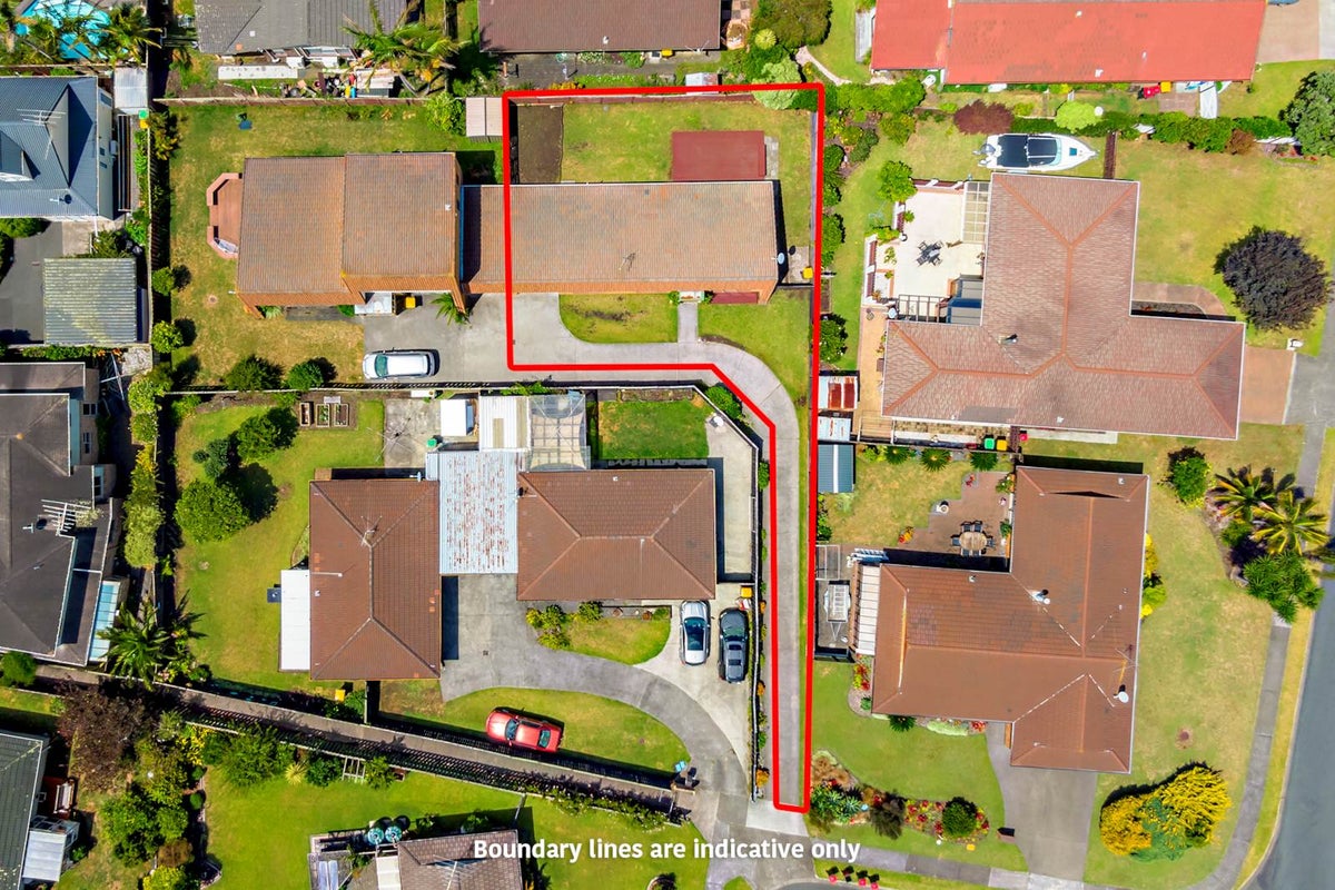 1/30 Vivian Wilson Drive, Eastern Beach, Auckland - Carousel 2