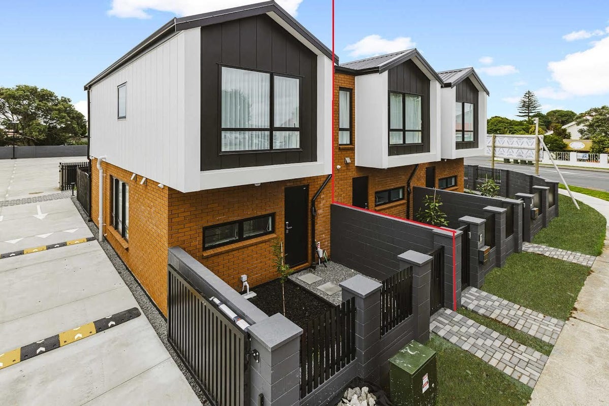 3/1 Tennessee Avenue, Mangere East, Auckland - Carousel 1