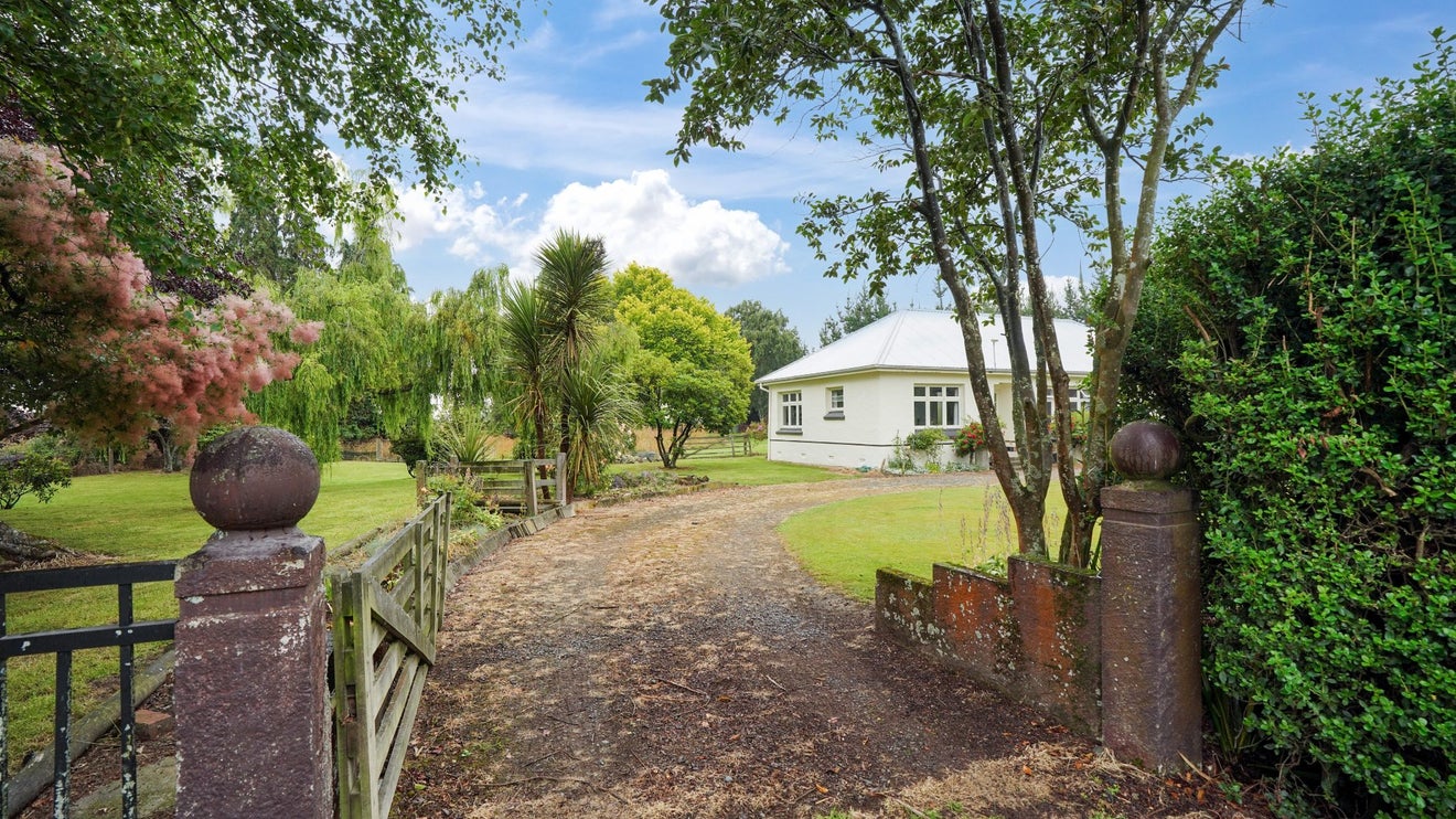 147 Thomsons Crossing Road West, Thomsons Crossing, Winton - Carousel 1