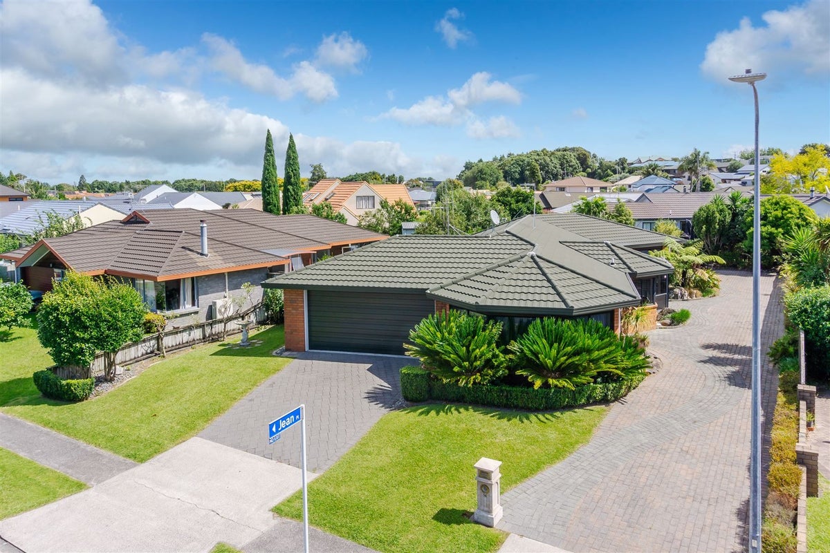 14 Moreland Avenue, Pukete, Hamilton - Carousel 2