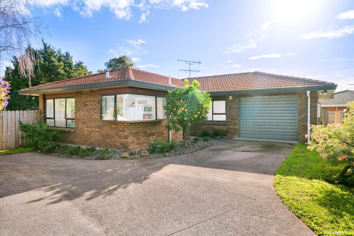 11 Cornell Court, Albany, Auckland - Carousel 1