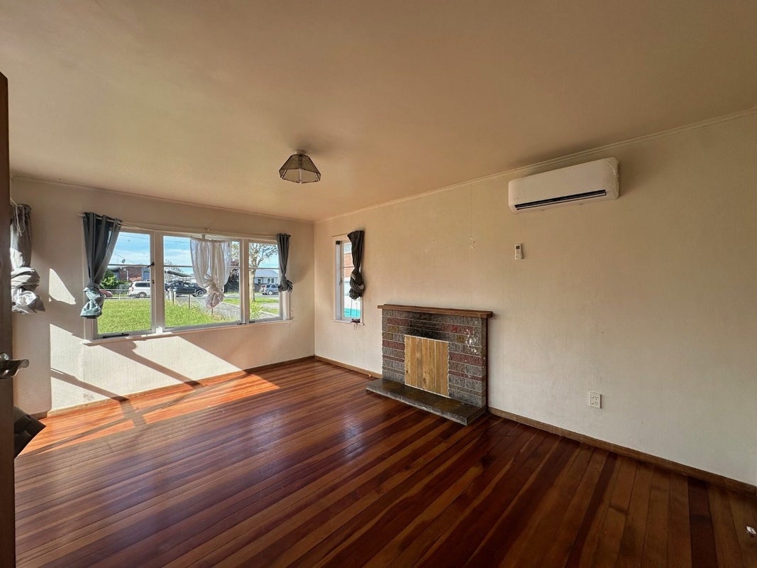 105 Royal Road, Massey, Auckland - Carousel 2