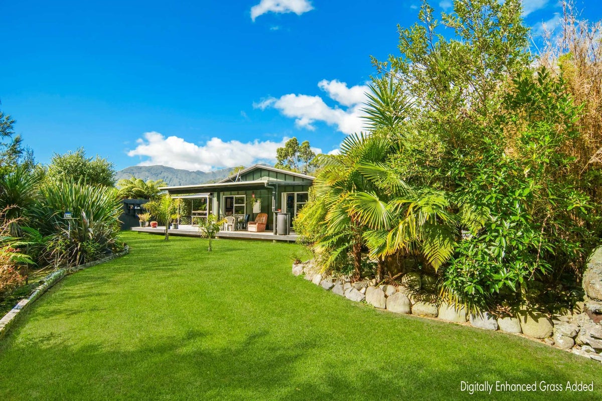 26 Banbury Street, Waimangaroa, Westport - Carousel 1