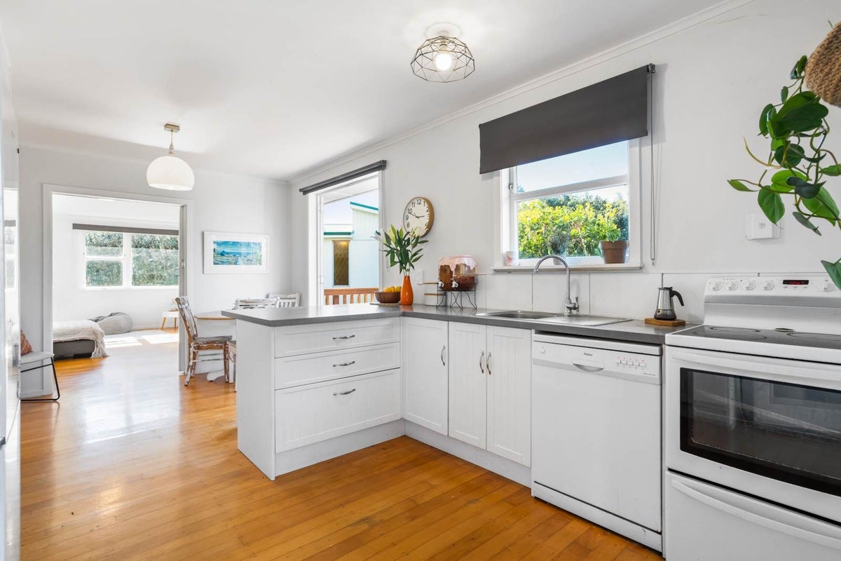 11 Beaufort Avenue, Brookfield, Tauranga, Bay Of Plenty - Carousel 2