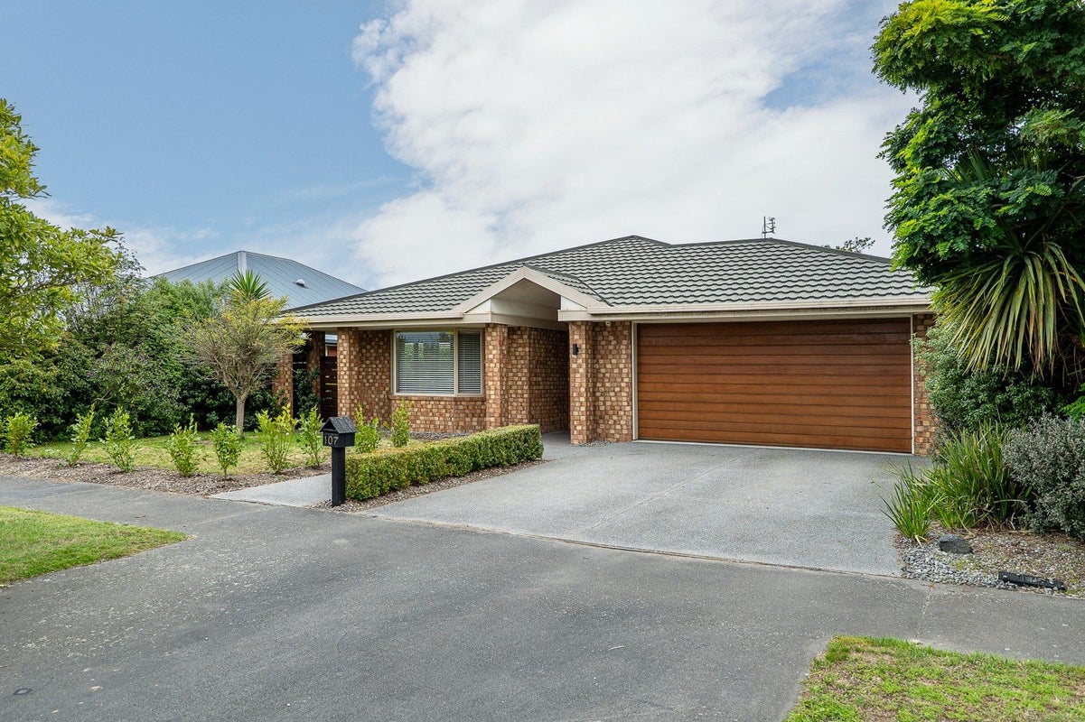 107 Inwoods Close, Parklands, Christchurch - Carousel 1