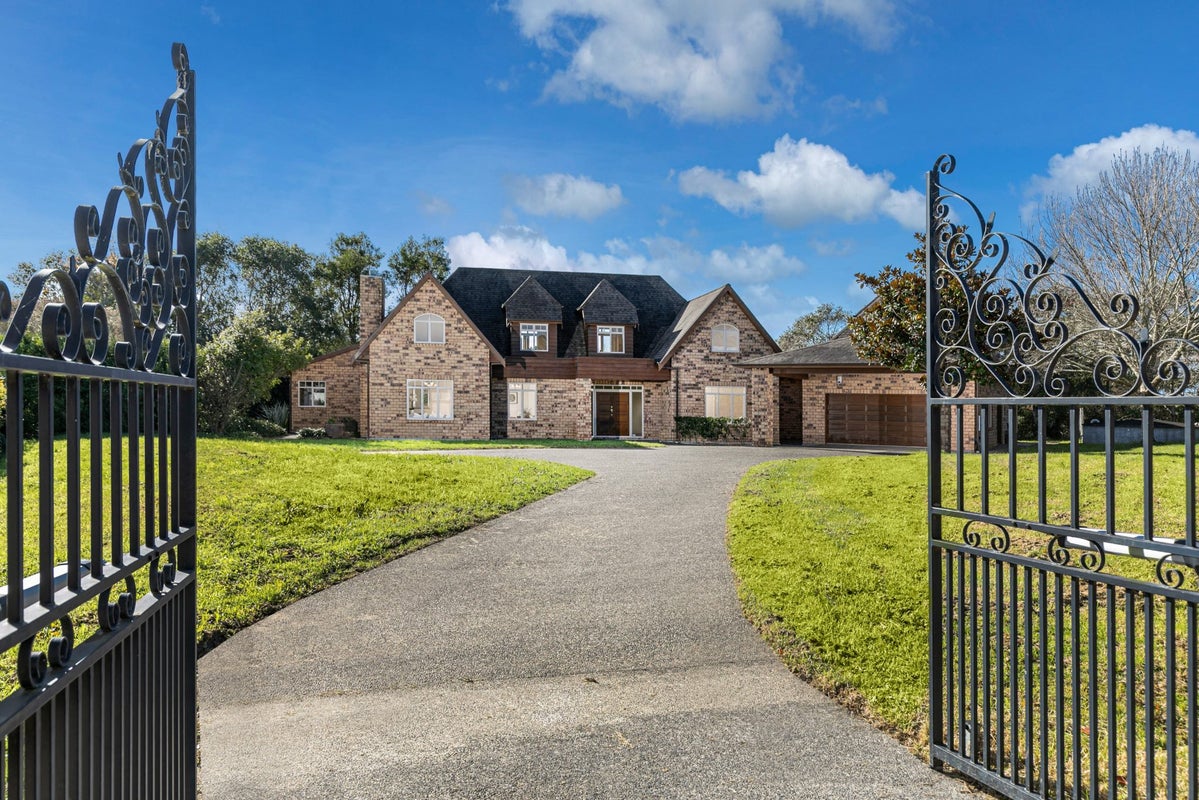 24 Lynwood Grove, Dairy Flat, Albany - Carousel 1