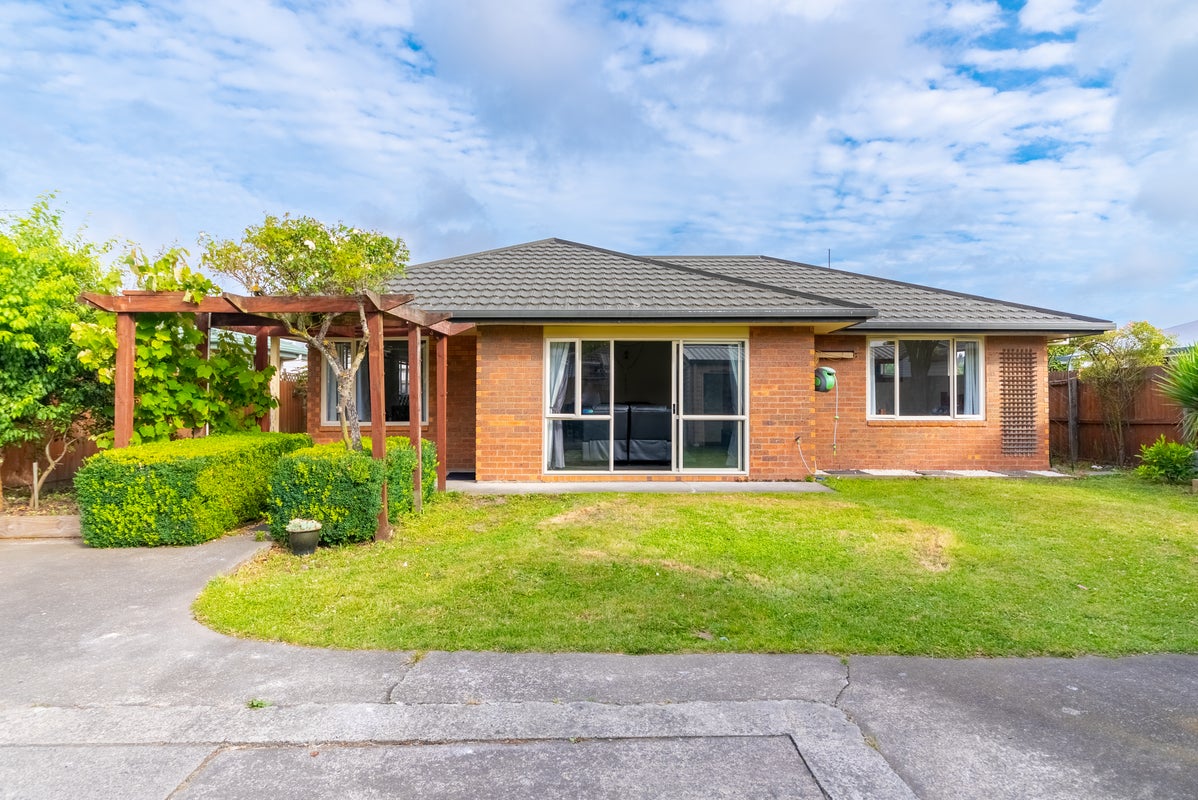 2/19 Branston Street, Hornby, Christchurch - Carousel 1