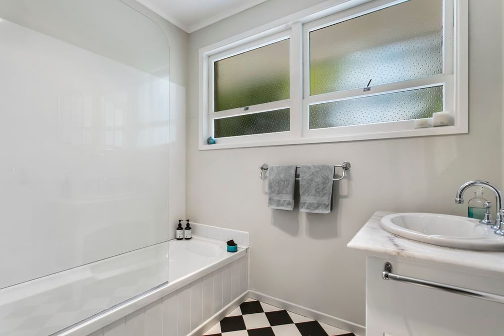 50 Daffodil Street, Titirangi, Auckland - Carousel 16