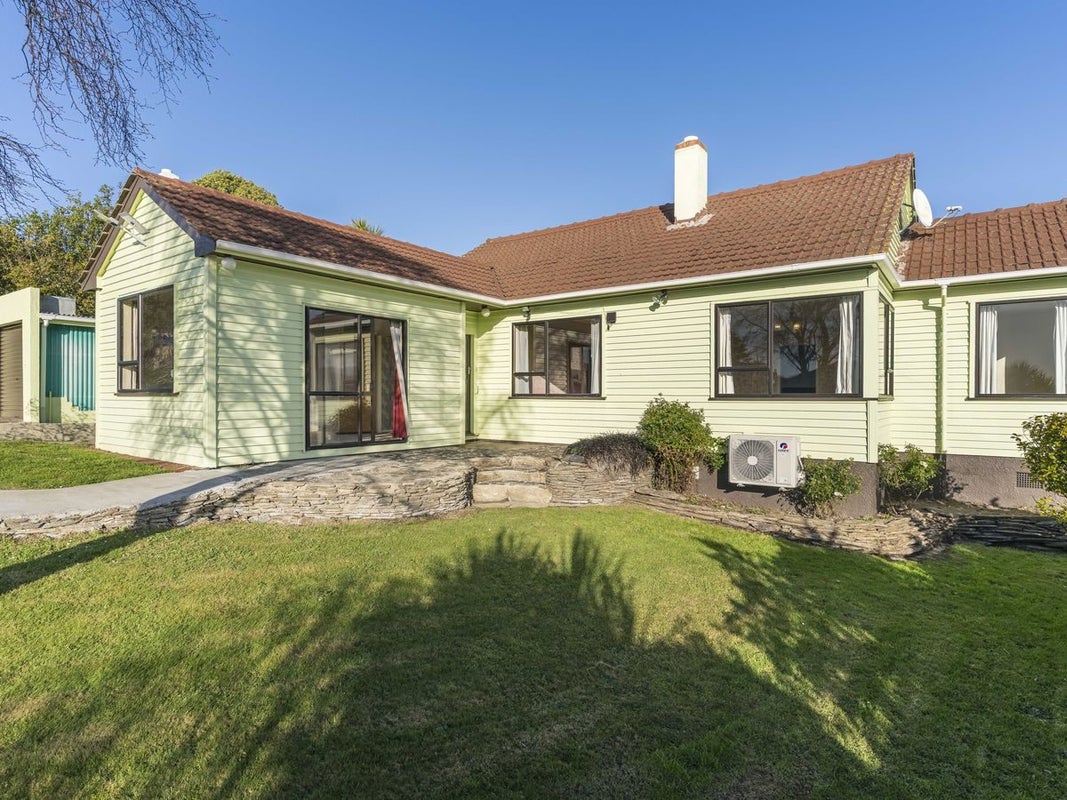 15 Dovecote Avenue, Corstorphine, Dunedin, Otago - Carousel 1