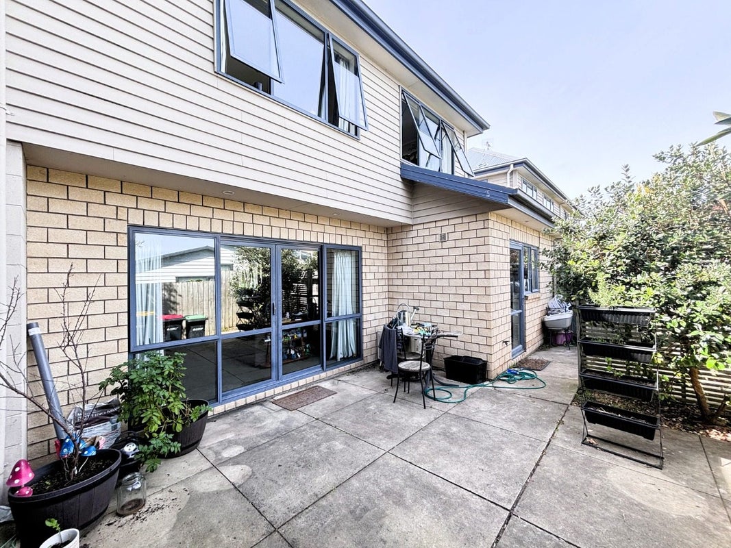 8B Charles Street, Waltham, Christchurch - Carousel 11