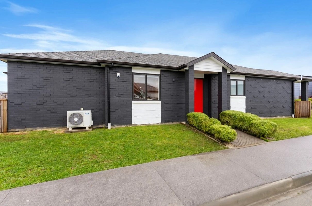 5 Weri Road, Karaka, Papakura - Carousel 1