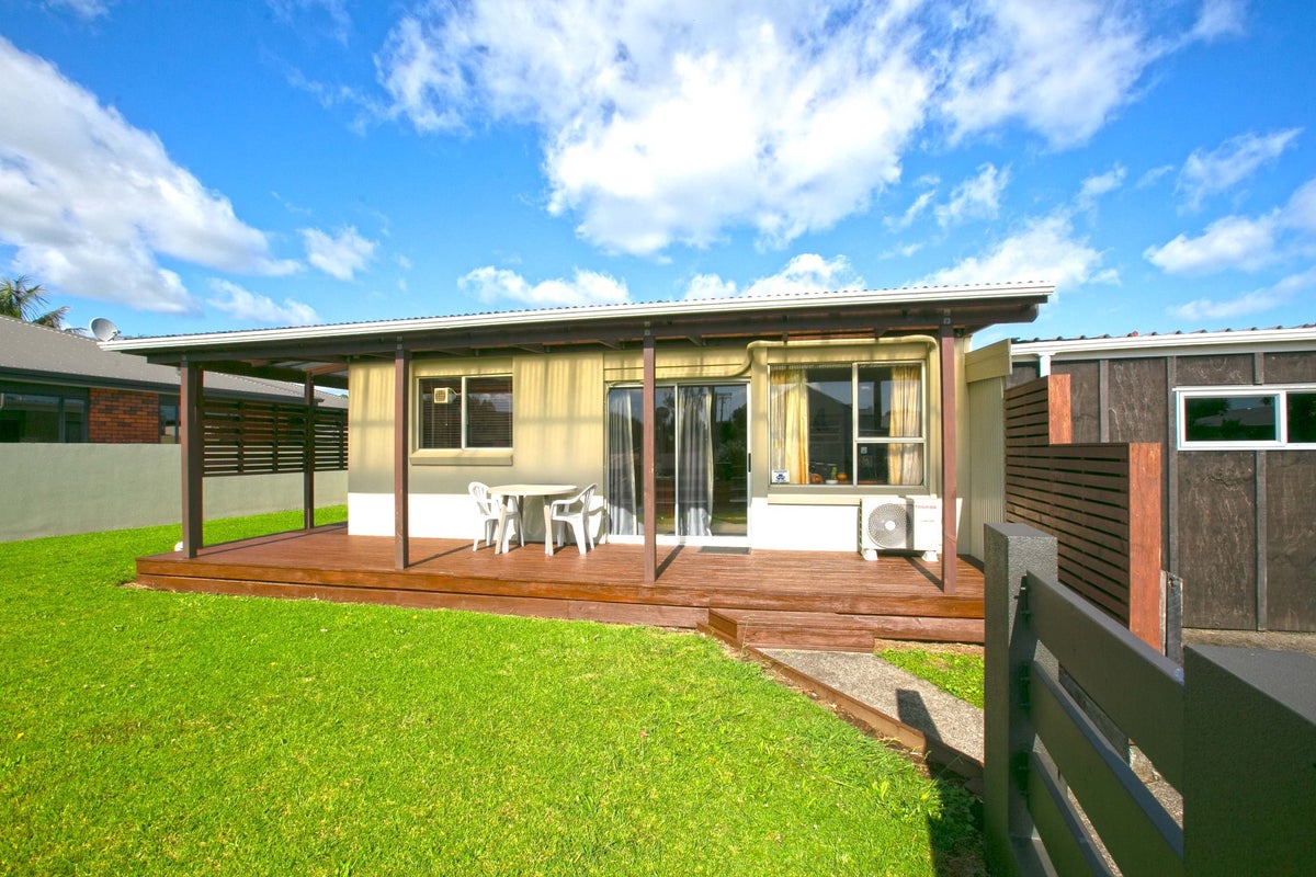 16A Mangorei Road, Strandon, New Plymouth - Carousel 11