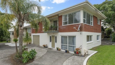 1/105 Landscape Road, Mount Eden, Auckland - Carousel 1