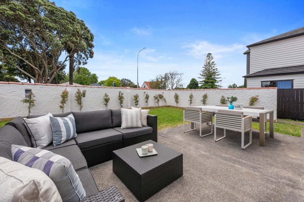 1/101 Kolmar Road, Papatoetoe, Auckland - Carousel 2