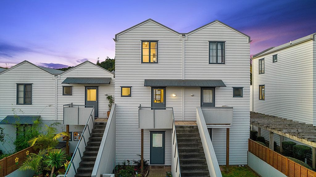 18/5 Carolina Place, Albany, Auckland - Carousel 1