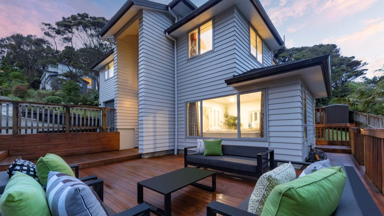 19 McCahon Place, Titirangi, Auckland - Carousel 1