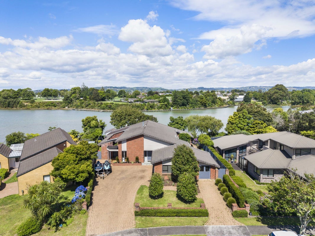 11 Freelance Terrace, Pahurehure, Papakura - Carousel 1