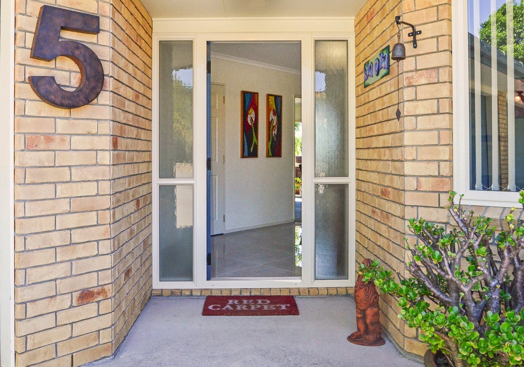 5 Araminta Place, Beachlands, Auckland - Carousel 2