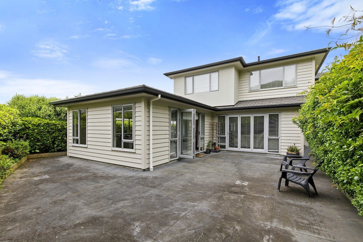 9 Yarnbrook Grove, Churton Park, Wellington - Carousel 2