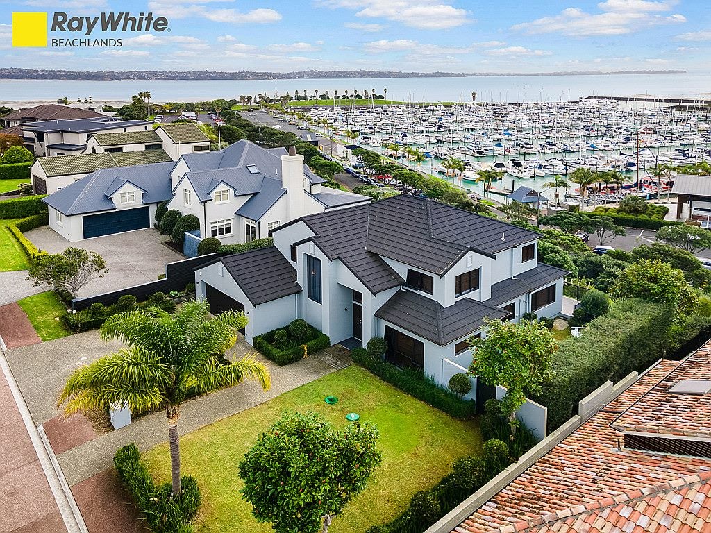 11 Tui Brae, Beachlands, Auckland - Carousel 2