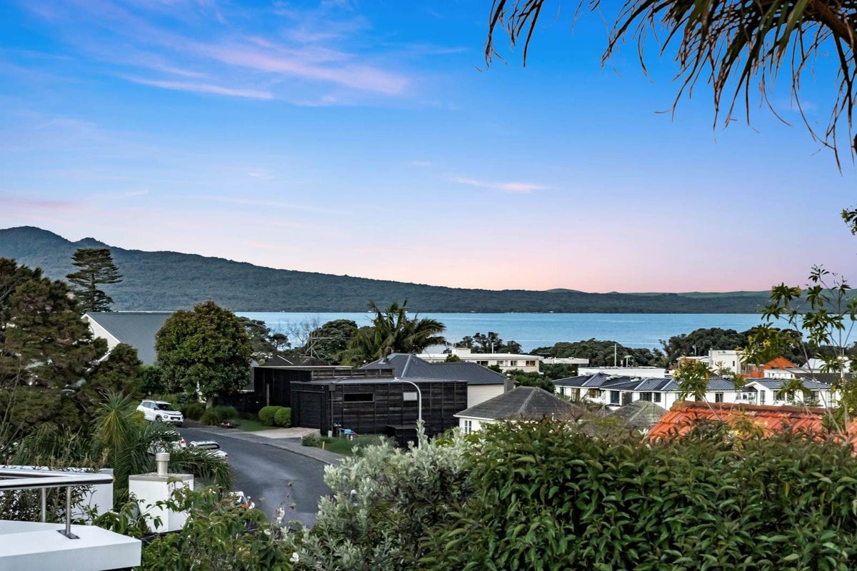 1/95 Rukutai Street, Orakei, Auckland - Carousel 1