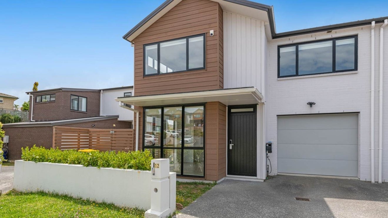 12 Seafarer Crescent, Stanmore Bay, Whangaparaoa - Carousel 1