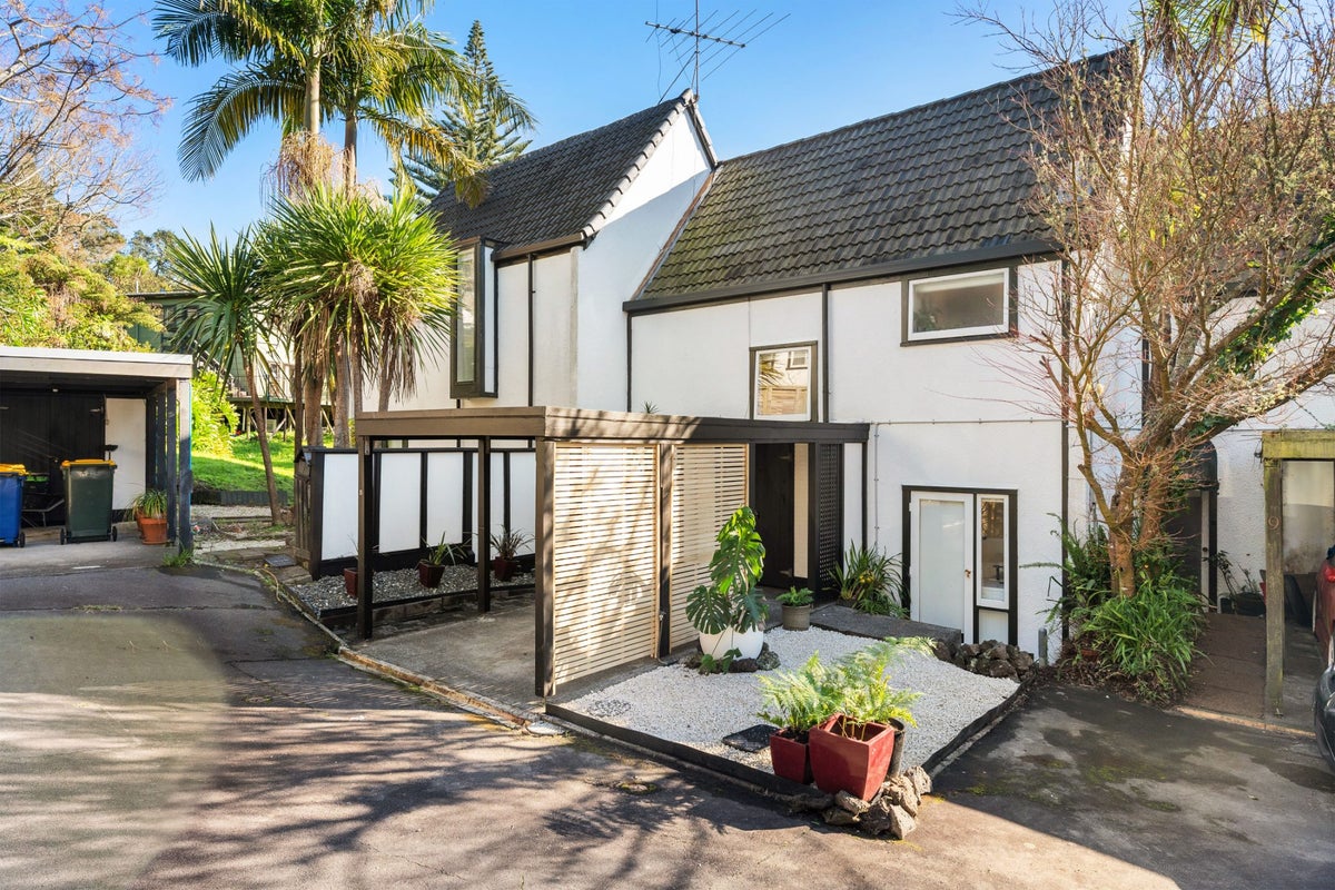 8/65 Rangatira Road, Beach Haven, Auckland - Carousel 1