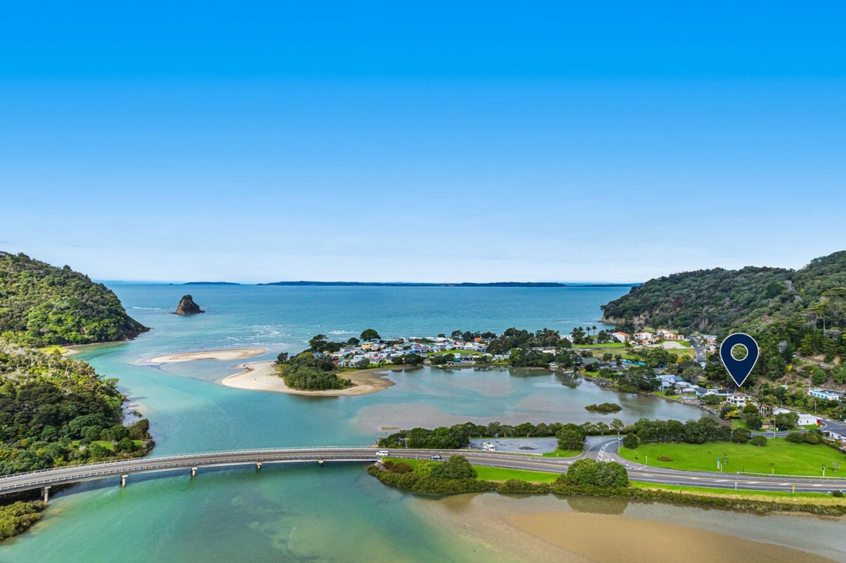 6 Waiwera Road, Waiwera, Orewa - Carousel 1