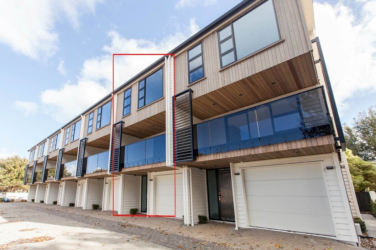 2/22 Oak Street, Royal Oak, Auckland - Carousel 1