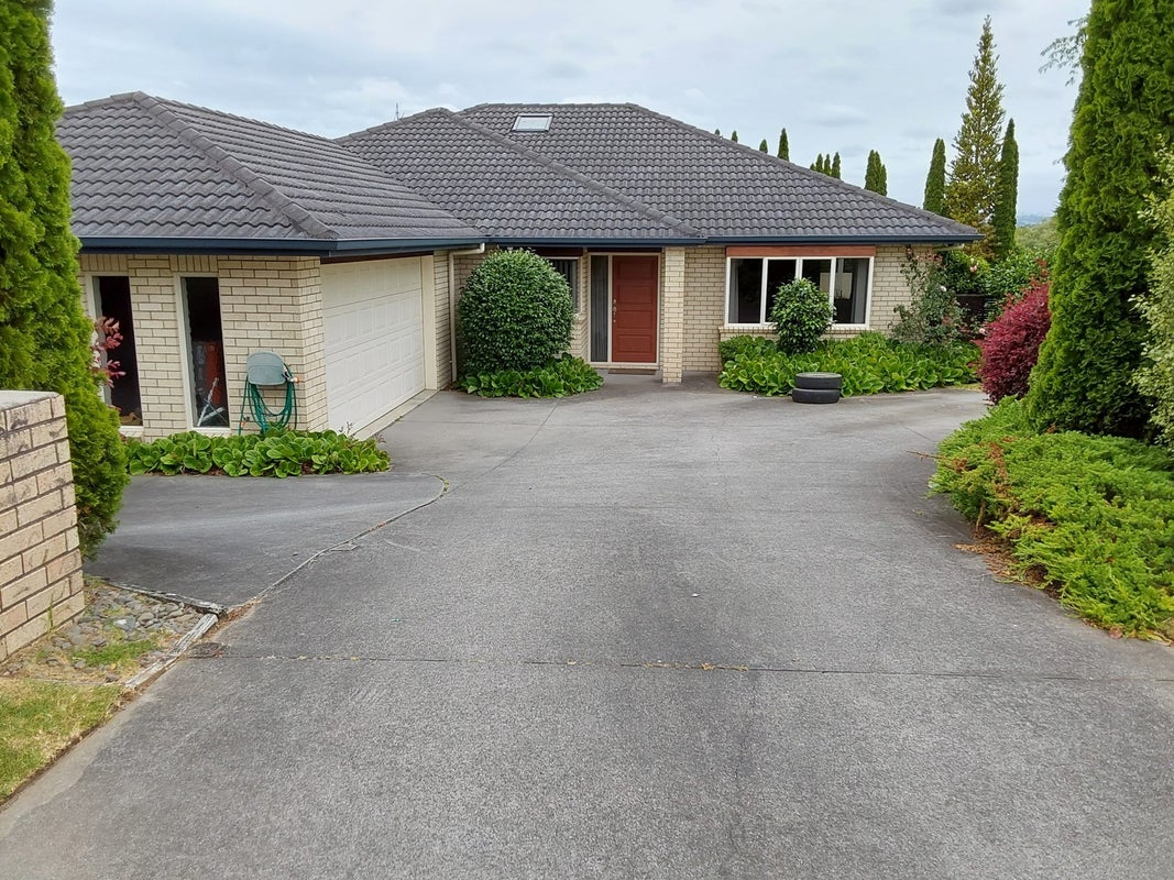 15 Honeysuckle Lane, Ohauiti, Tauranga - Carousel 1