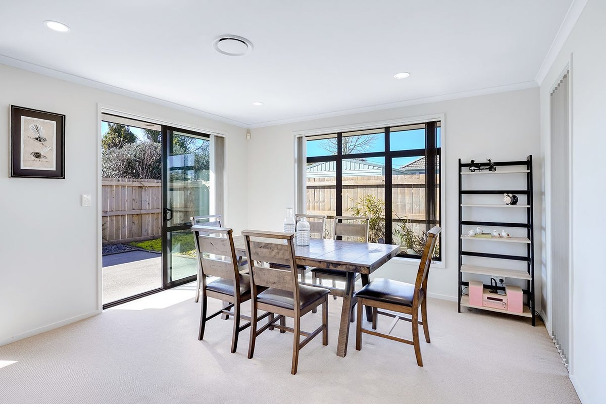 171 Clyde Street, Hamilton East, Hamilton - Carousel 2
