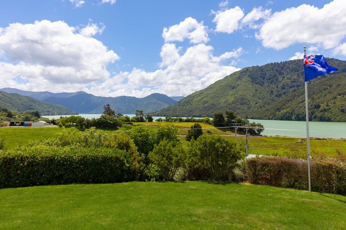 886 Queen Charlotte Drive, Linkwater, Picton - Carousel 27