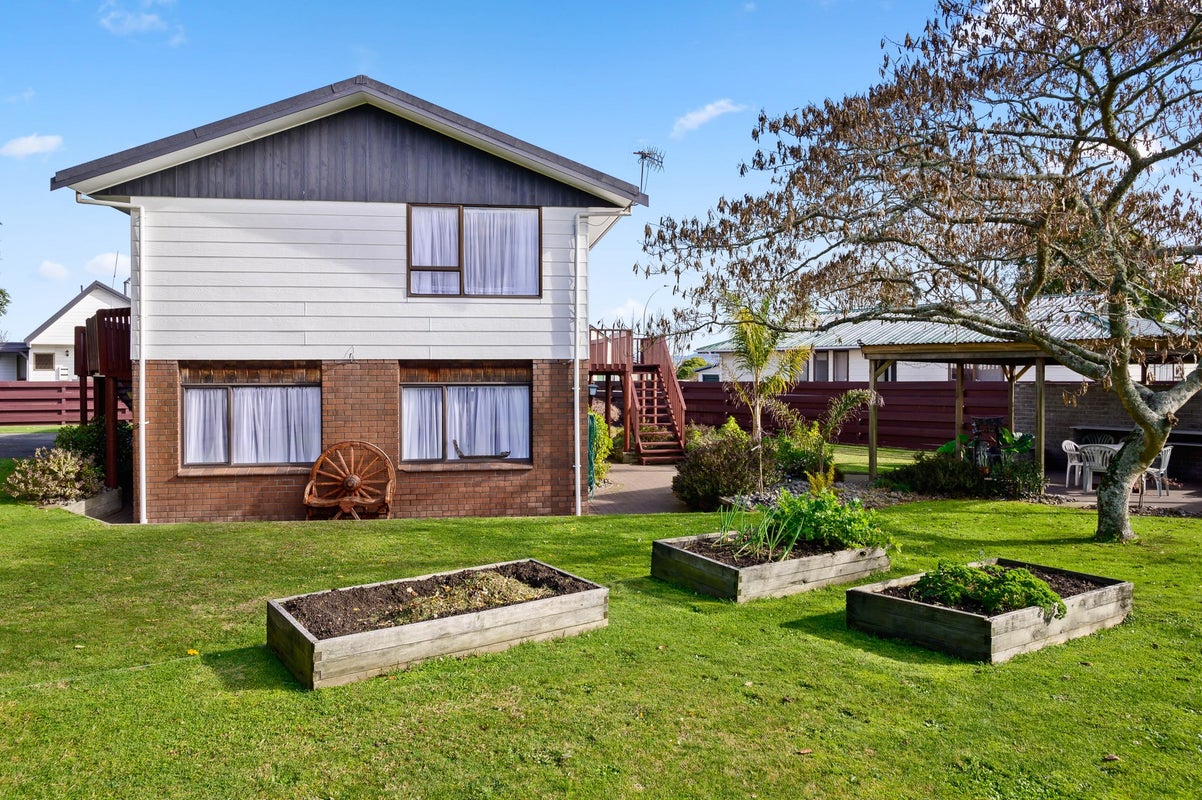 7 Judith Place, Owhata, Rotorua - Carousel 2