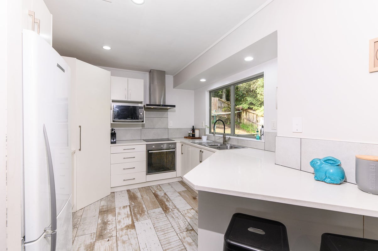 73D Konini Road, Titirangi, Auckland - Carousel 2
