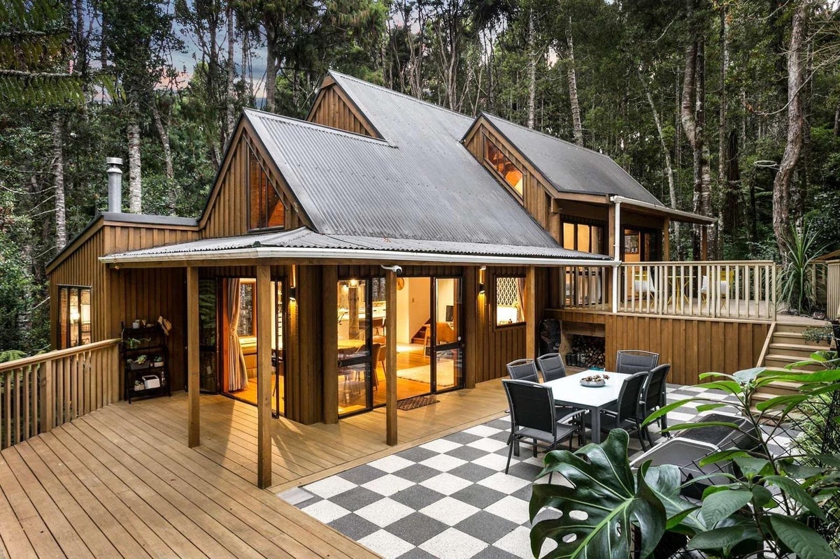 22 Kopiko Road, Titirangi, Auckland - Carousel 1