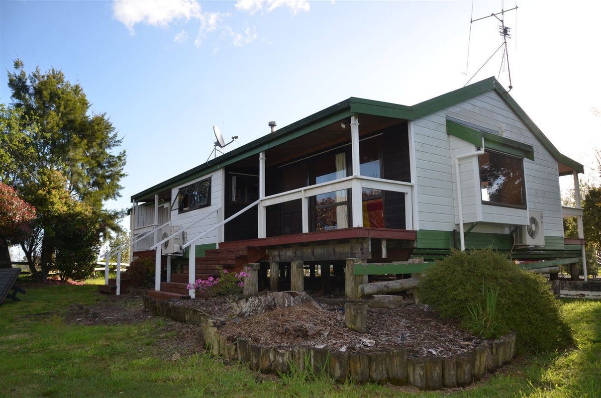 704 Holland Road, Eureka - Carousel 2
