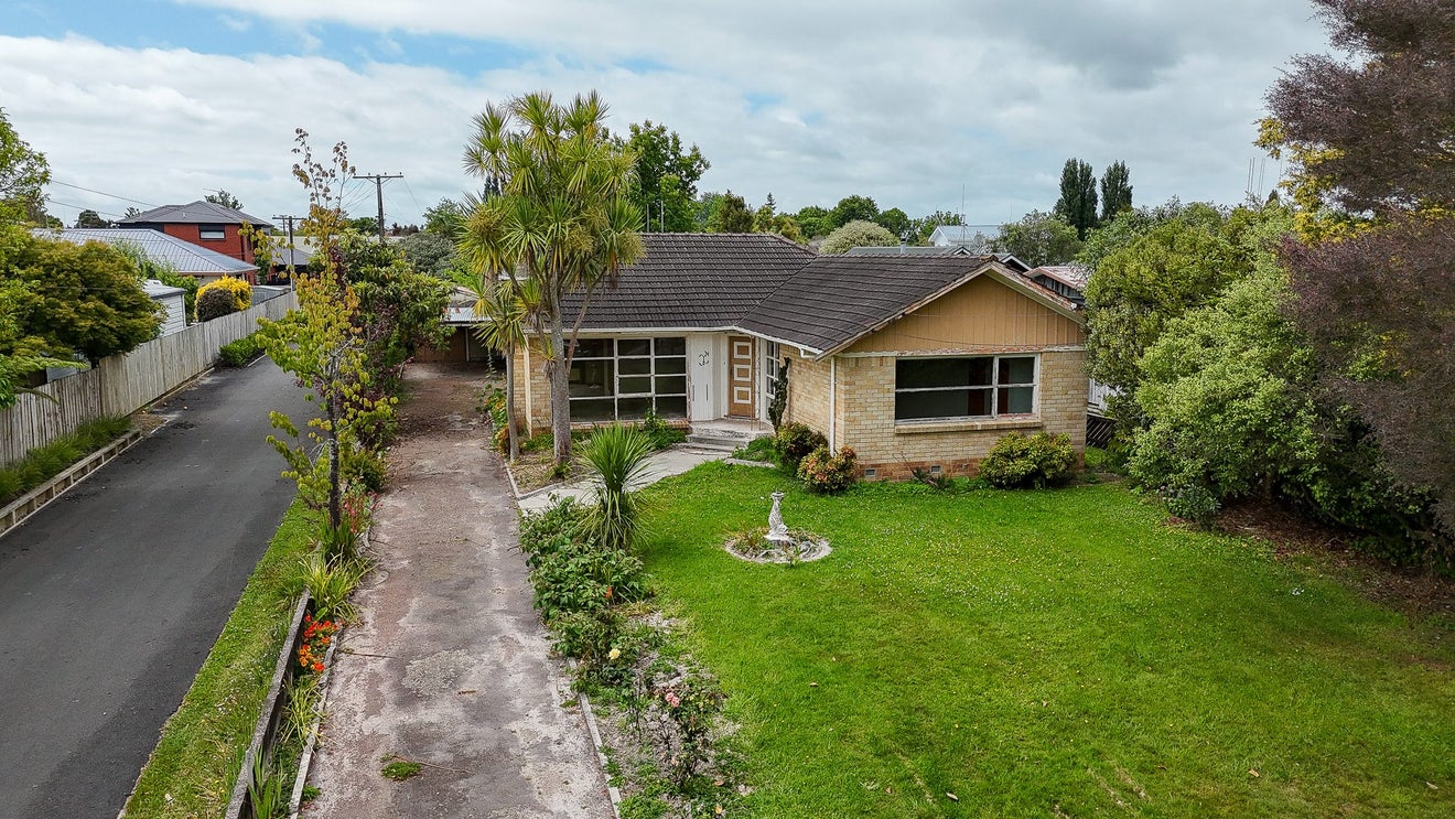 30 McCracken Avenue, Hillcrest, Hamilton - Carousel 1