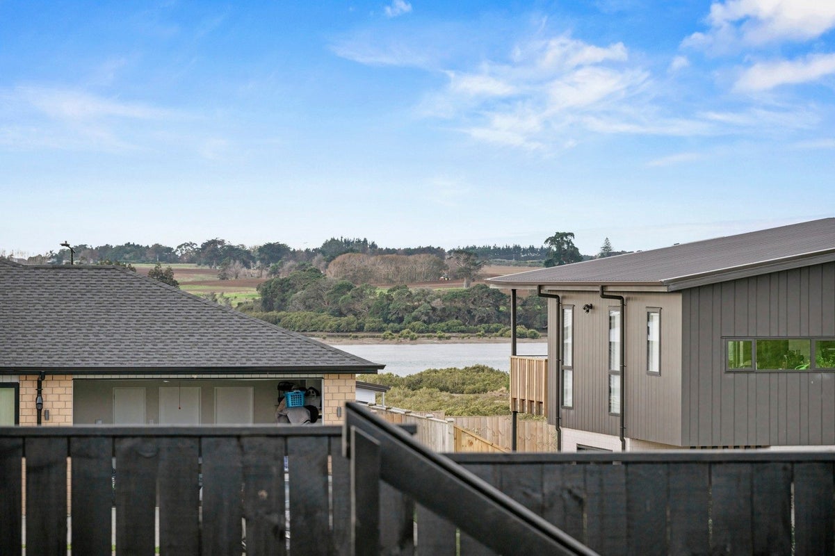 42 Opouatu Avenue, Glenbrook, Glenbrook - Carousel 31