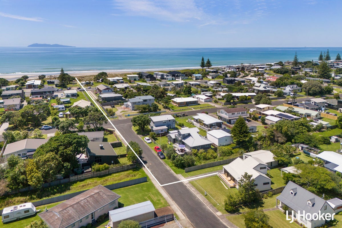 1 Patterson Place, Waihi Beach, Waihi Beach - Carousel 1