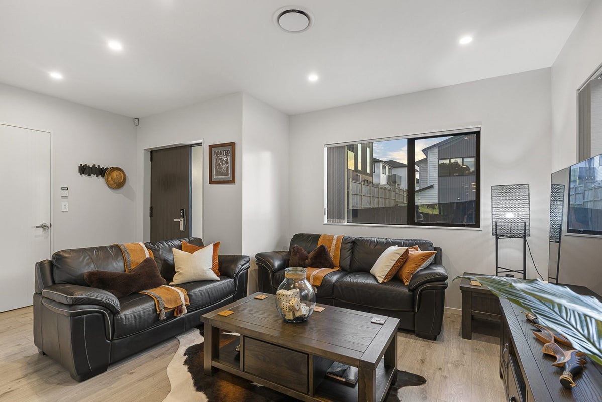 6 Teoteo Place, Flat Bush, Manukau City, Auckland - Carousel 2