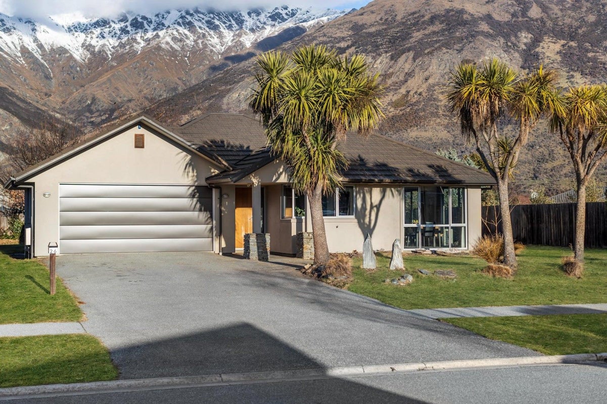 26 Lochnagar Drive, Lake Hayes, Queenstown - Carousel 1