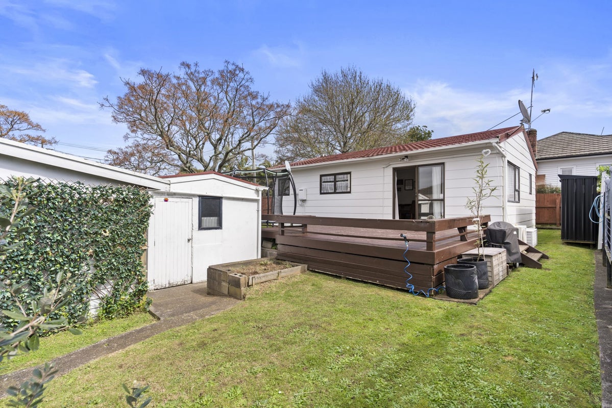 38 Wallath Road, Onehunga, Auckland - Carousel 1