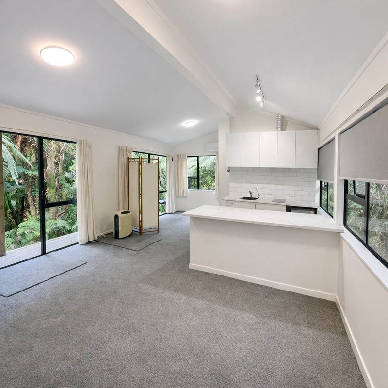416 Scenic Drive, Waiatarua, Auckland - Carousel 2