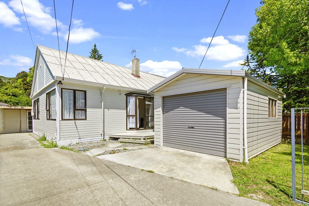 72 Waddington Drive, Naenae, Lower Hutt - Carousel 1