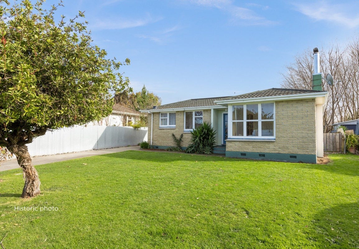 80 Lipscombe Crescent, Havelock North, Havelock North - Carousel 1