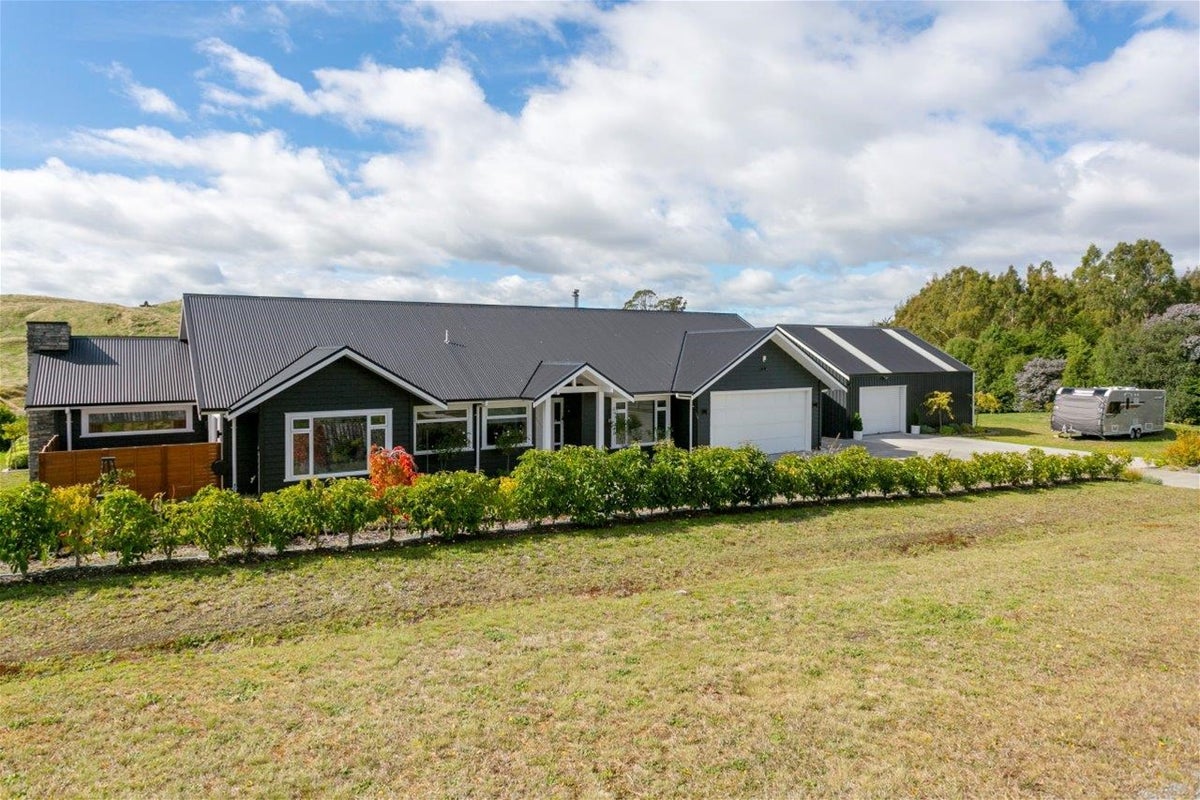 98 Loch Views Road, Acacia Bay, Taupo - Carousel 1