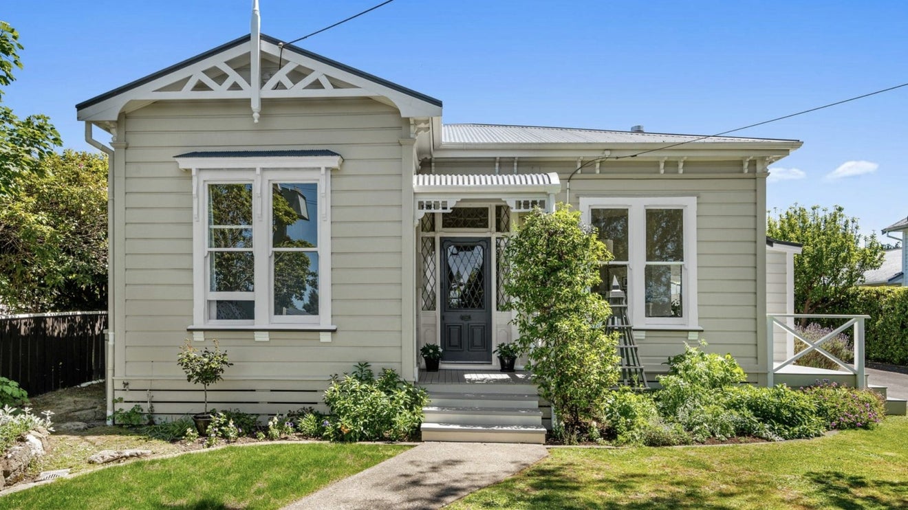 17 King Edward Street, Lansdowne, Masterton - Carousel 1