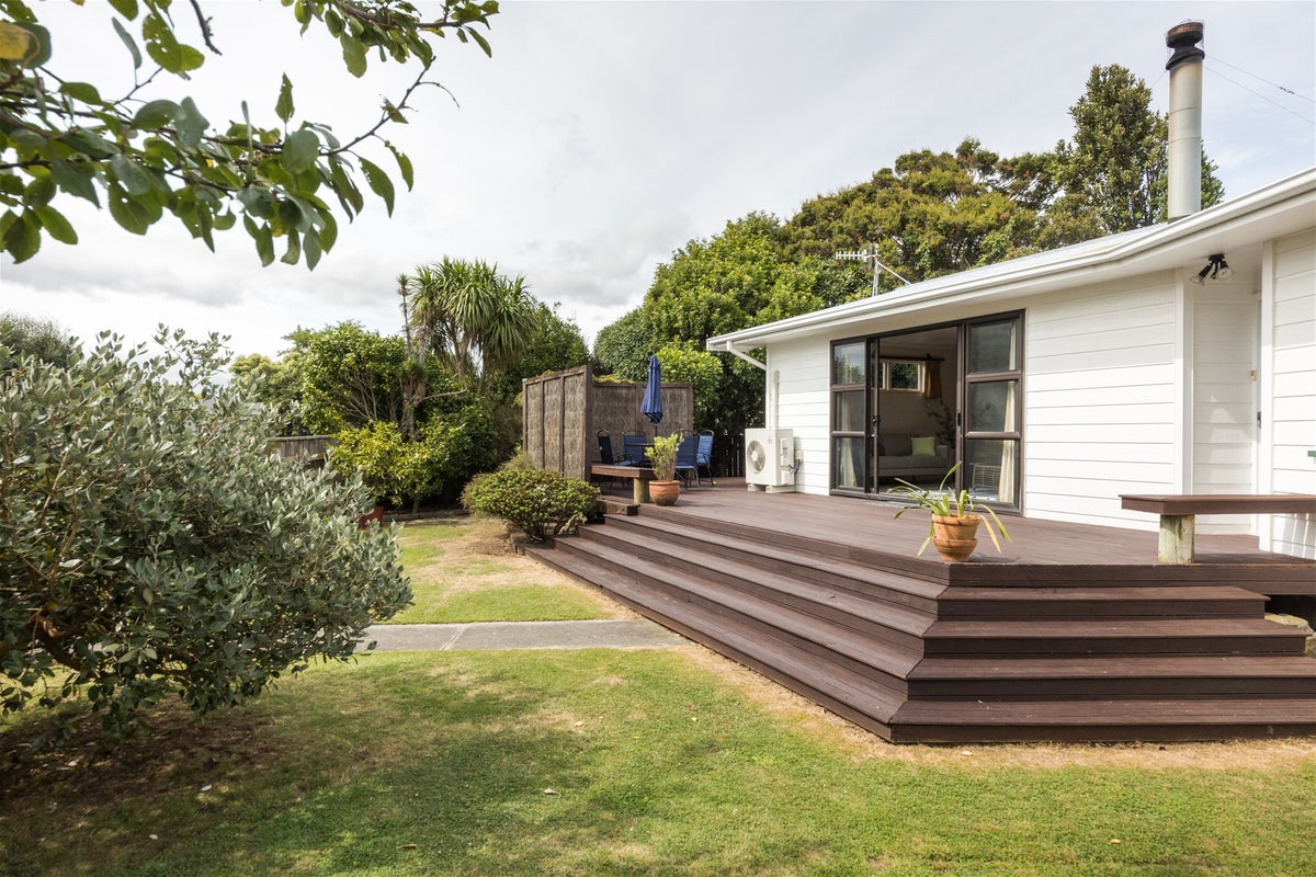 1 Charwell Place, Highbury, Palmerston North - Carousel 22