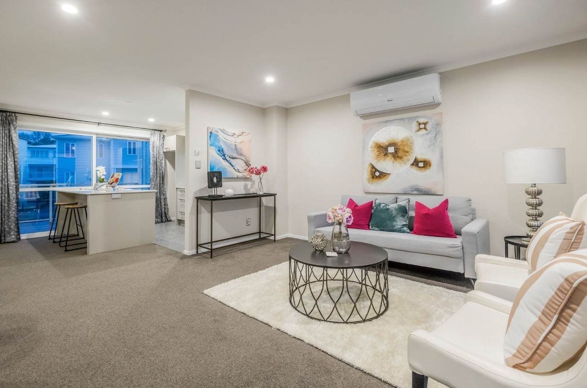 9 Panakenake Way, Flat Bush, Auckland - Carousel 9