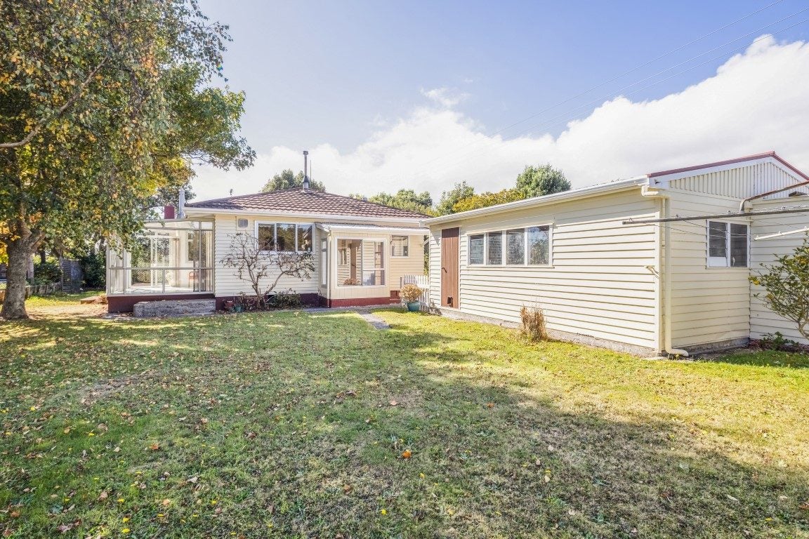 10 Gray Street, Pukerua Bay, Porirua - Carousel 1